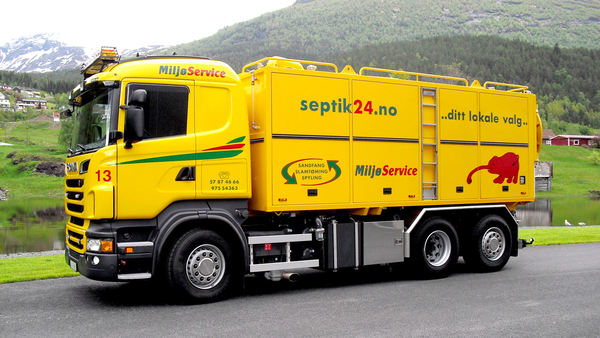 Bil for slamtømming fra Miljøservice MiljøService ©MiljøService Bil for slamtømming fra Miljøservice