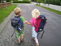 Astrid og Kiran på gartneriet  001  