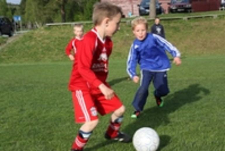 Ein ekte SILgutt er ALLTID hissig på ballen! G8_200x133