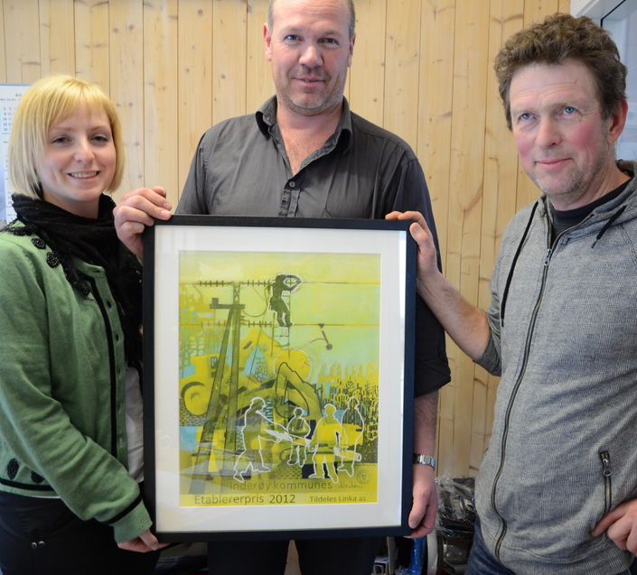 Ida Stuberg (juryleder), Knut A. Aasan (prisvinner) og Per M. Kvam (jurymedlem). Foto: Stig Leinan Ida Stuberg (juryleder), Knut A. Aasan (prisvinner) og Per M. Kvam (jurymedlem). Foto: Stig Leinan