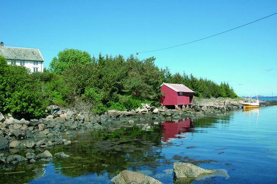Rindarøya,båt og naust