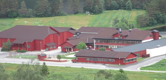 Valle skule frå Kvernhusvegen