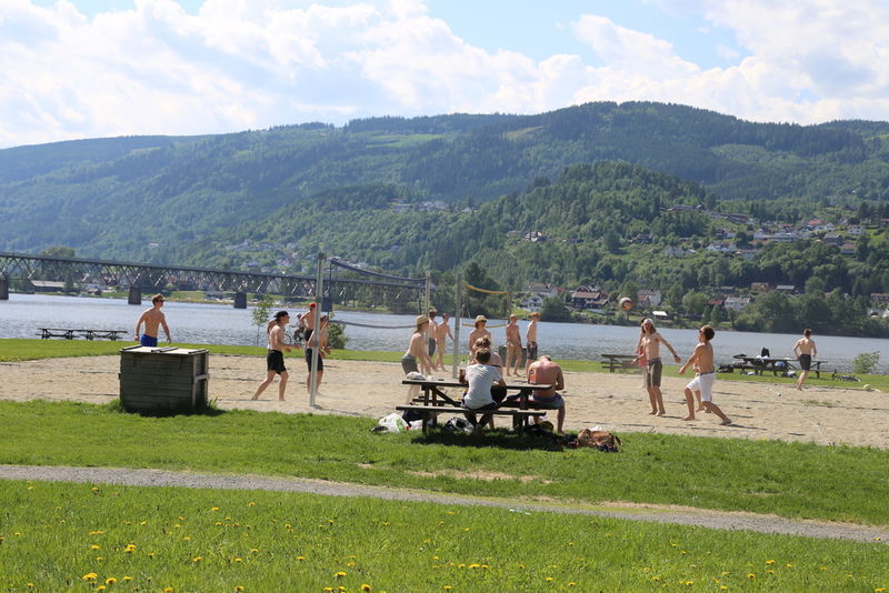 Volleyballspill på Strandpromenaden