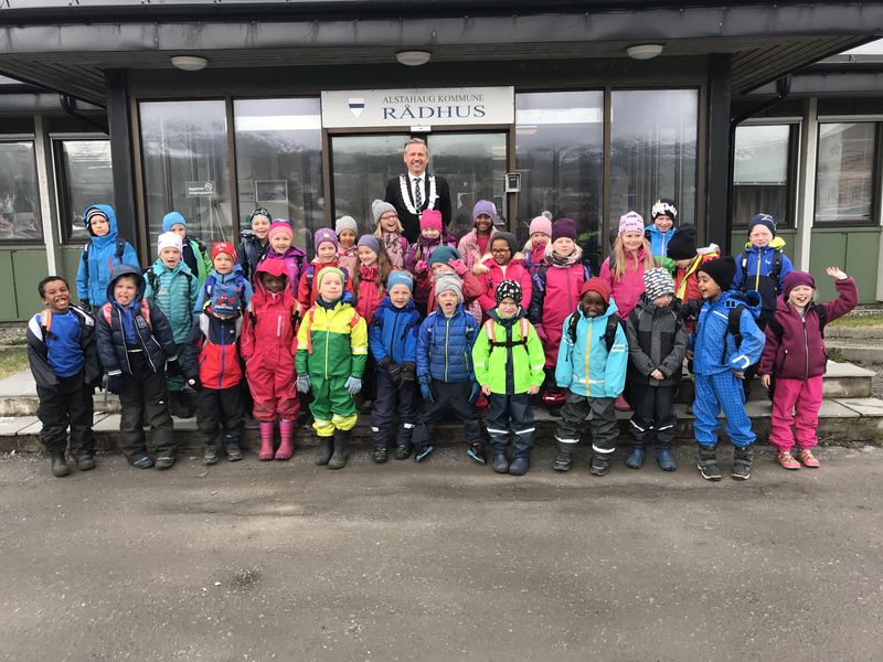 Besøk av første klasse, Bjarnetjønna skole Besøk av første klasse, Bjarnetjønna skole
