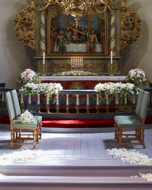 Blomster-i-kirken---bryllup.jpg