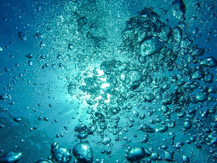 Vann med bobler