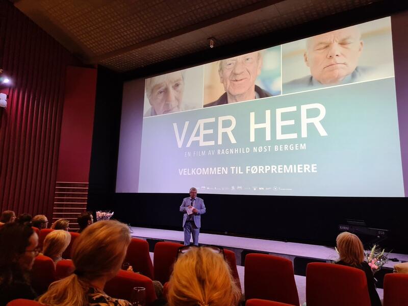 Varaordfører Terje Rønning foran kinolerret