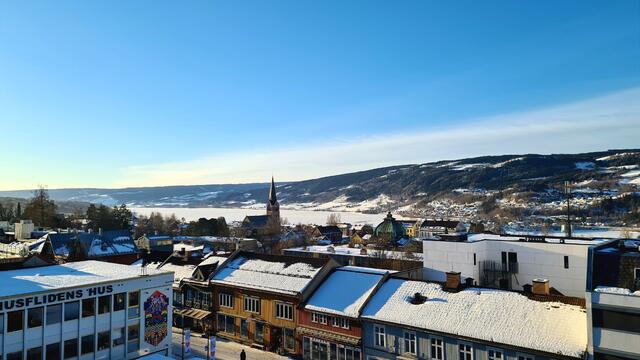 Oversiktsbilde over Lillehammer, vinter