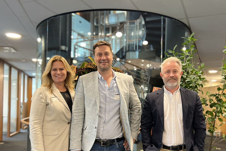 Fra venstre: Hilde Monica Klungtvedt (GK), Sten Magne Birkeland (GK) og Rune Augenstein (Smedvig Eiendom). Foto: Smedvig Eiendom