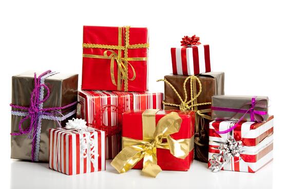 839623-christmas-gifts