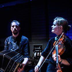 Foto Valeria Tomasulo_MC4A6796_bandoneon og fiolin