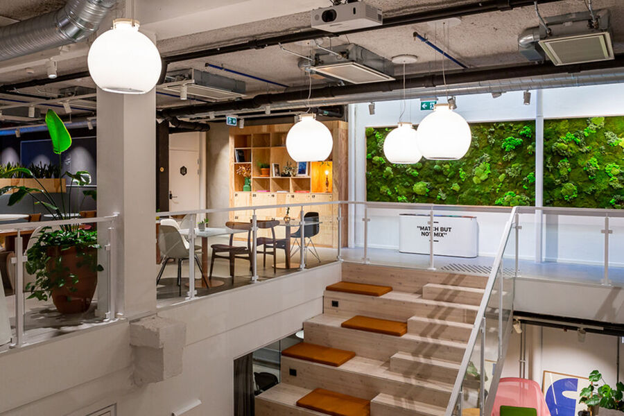 Påmeldte til fysisk deltakelse inviteres også til omvisning i Entra-bygget Kristian Augusts gate 13, med spesielt fokus på VVS. Prosjektet er Norges første bygg med ombruk i større skala. Foto: Tove Lauluten