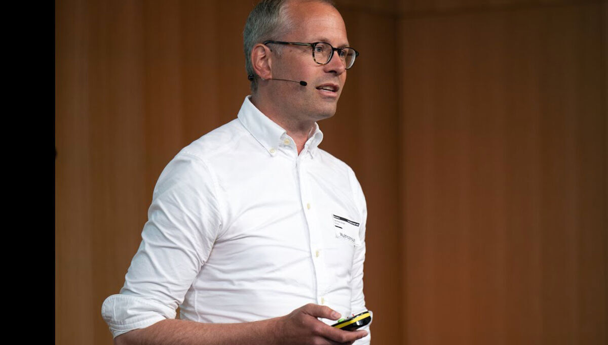 Lars Petter Bingh, avdelingsdirektør for miljø og klima i Statsbygg, holdt innlegg på seminaret