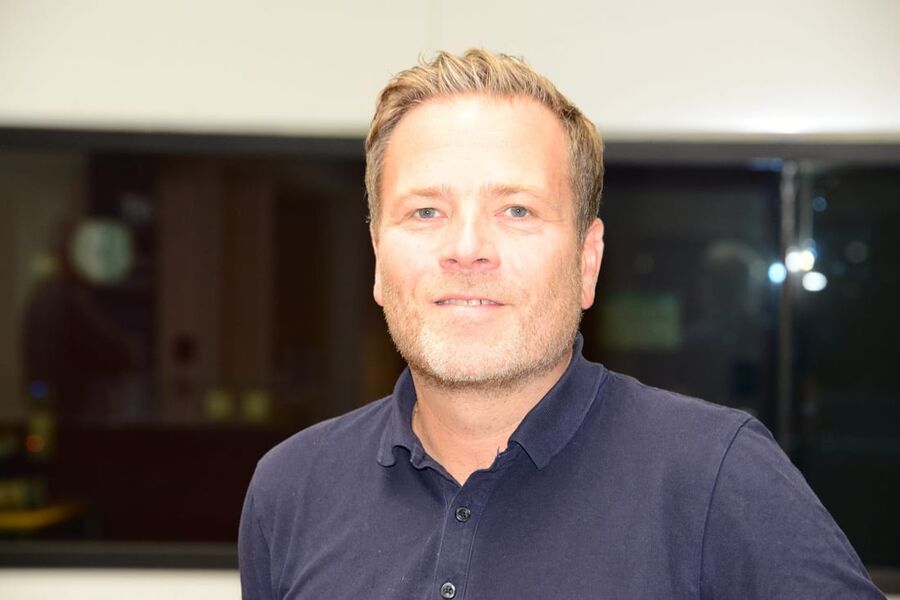 - Produktene er godkjent i henhold til EN378 og oppfyller det internasjonale maskindirektivet IEC 60335-2-40. R454B har tilsvarende ytelse og driftssikkerhet som R410A, sier Lars Lerdalen, salgssjef IV Produkt Norge.