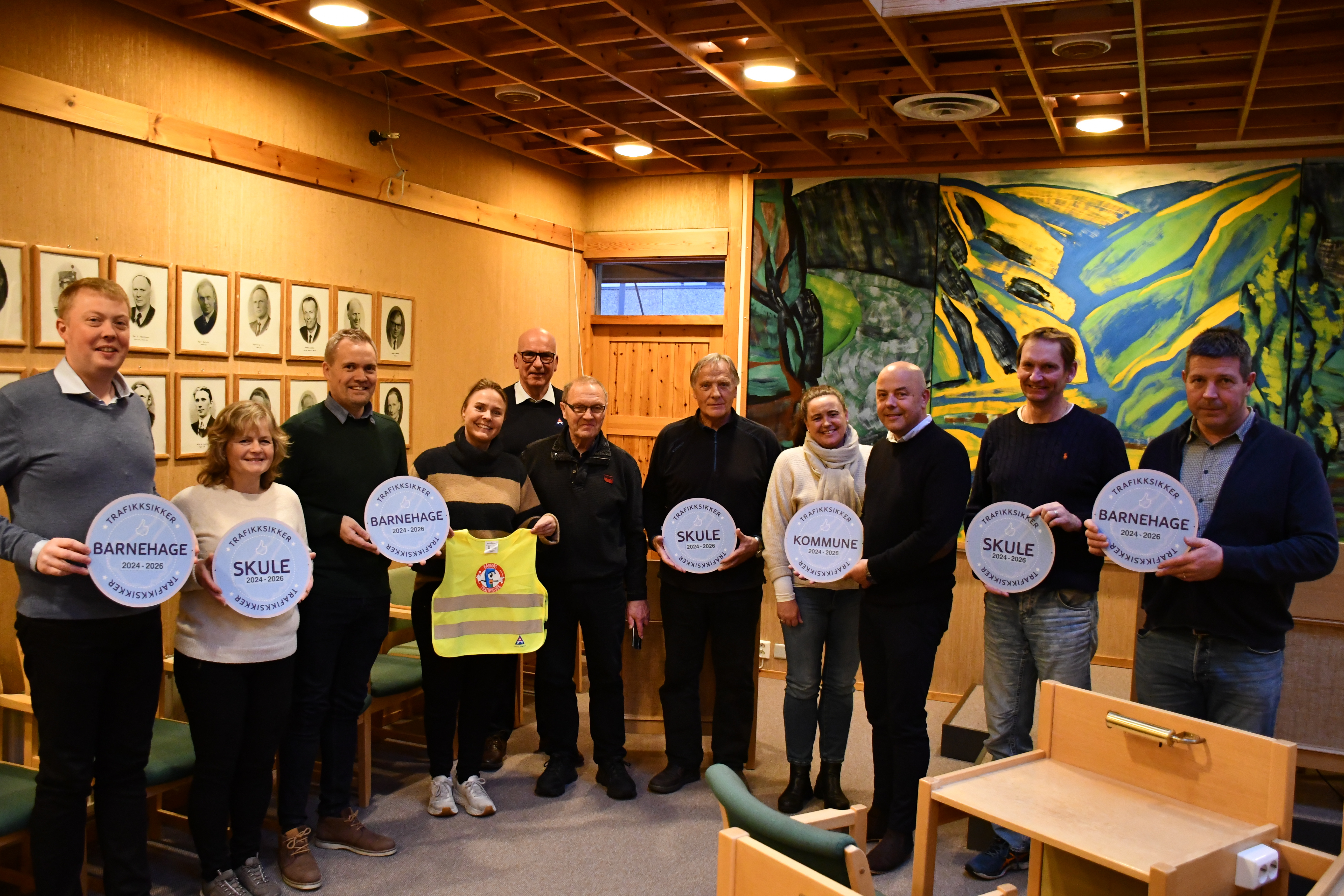 Formannskapet og representantar frå einingar og sektorar i Lærdal kommune som har vore involverte i arbeidet var med på godkjenningsmøtet 23. november.
