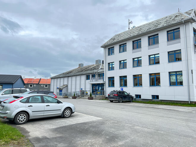 Bilde av rådhuset i Nordkapp kommune.