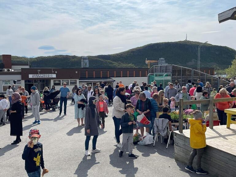 Plantedag ved Skjervøy barneskole