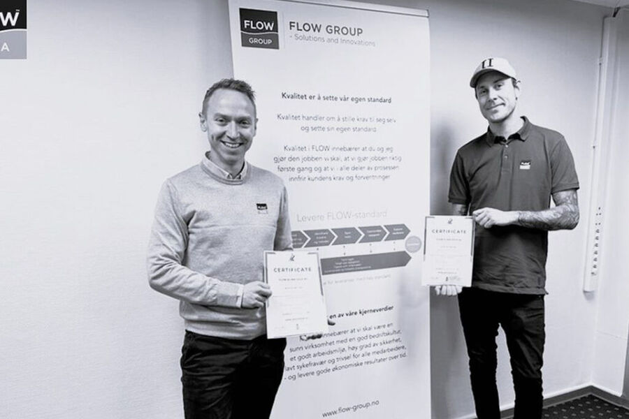 Fra venstre: Daglig leder i FLOW Klima Oslo Mathias Spolén Erstad og Patrik Pantazar med rykende ferske ISO 9001 og 14001 sertifikat.