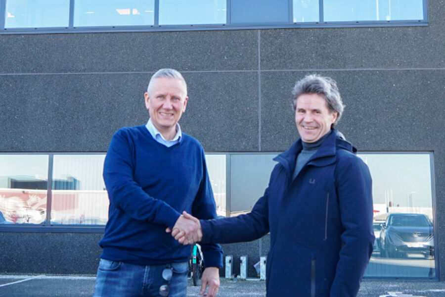 Konsernsjef Børre Lobekk i Nordic Steel, og Anders Busvold, daglig leder i Acoustics.