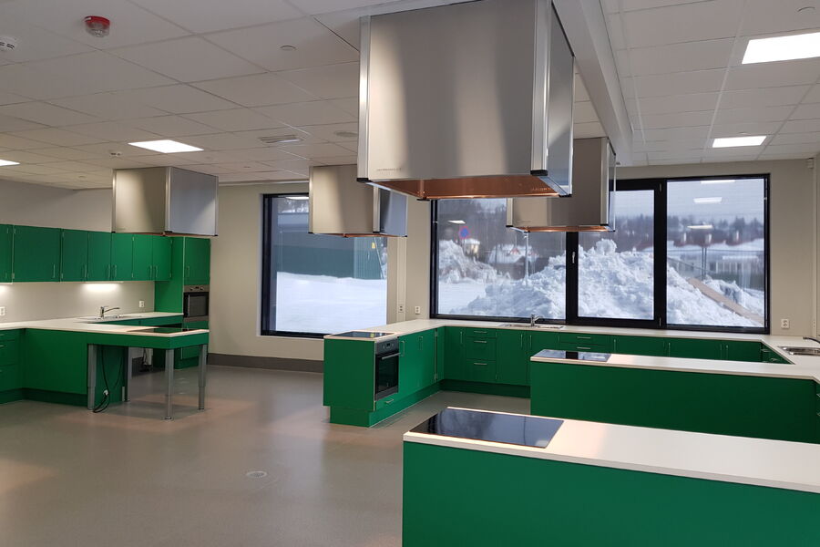 Her ser vi et viktig produkt for Kro Produksjon. En Kro Damphette som er installert på en skole i Oslo som er levert med filter og lys.