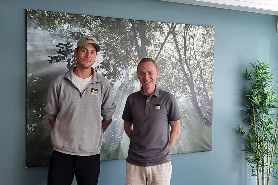 Anleggsleder Patrik Pantzar og Mathias Spolén Erstad, daglig leder, i FLOW Klima Oslo, er fornøyd med tingens tilstand om dagen. Nye spennende oppdrag har falt på plass det siste halvåret, og deres optimisme i forhold til at markedet nå ser mer nytten av å bruke nye løsninger og teknologi som gir betydelig merverdi for både kunde og byggene.