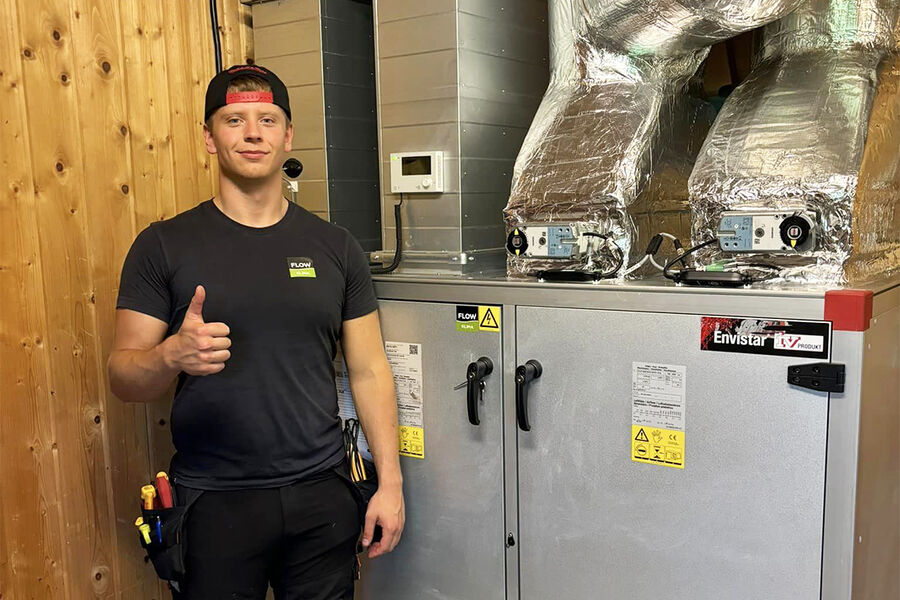 Fredrik Holand Brenne er Flow Klima Trøndelags første Ventilasjonstekniker. Foto: Opplæringskontoret BTV - Blikk, Tak og Ventilasjon i Trondheim. 