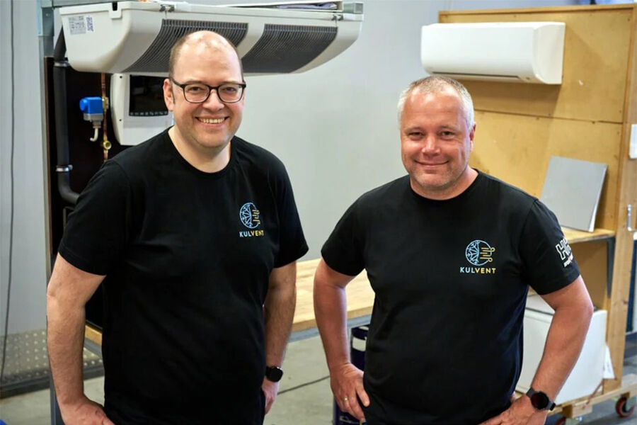På bildet ser vi fra venstre, Espen Rønning, fagsjef i VKE og styreleder for Kulvent, og Thomas Bergersen, daglig leder i Kulvent.