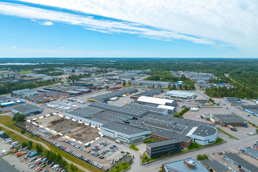 Fabrikkanlegget til IV Produkt er et imponerende anlegg. Til venstre i bildet ser vi hvor det skal bygges nytt.