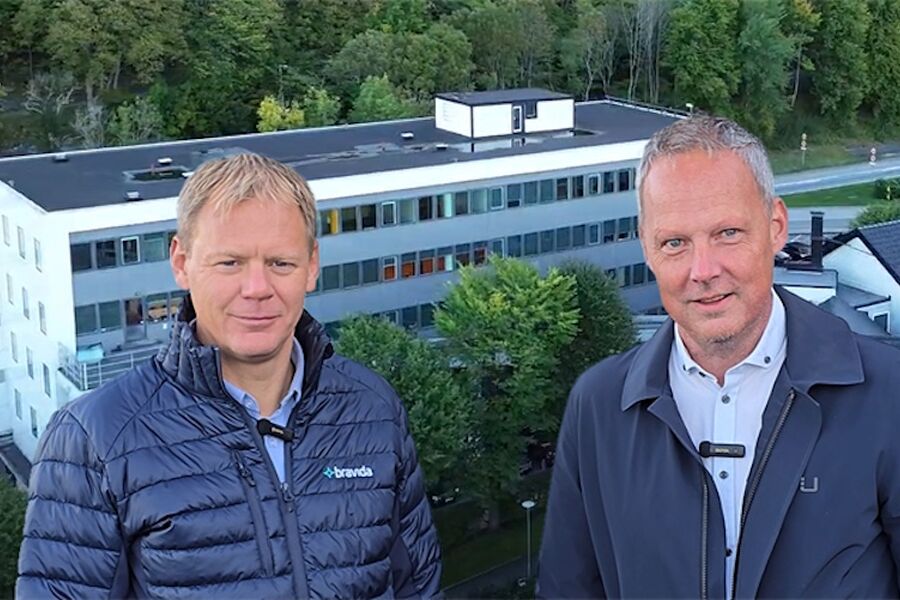 Bravidas regiondirektør i Vestland, Gisle Kvamme og Thunestvedt-administrende Roy Sætre er fornøyde med valg av felles lokaler. Foto: Bravida