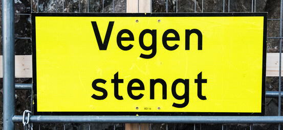 Illustrasjonsbilete av Stengt veg-skilt