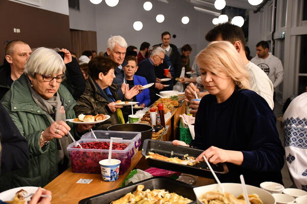 Ein del av buffetbordet under Internasjonal bygdekveld 2024.