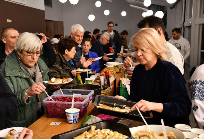 Ein del av buffetbordet under Internasjonal bygdekveld 2024.