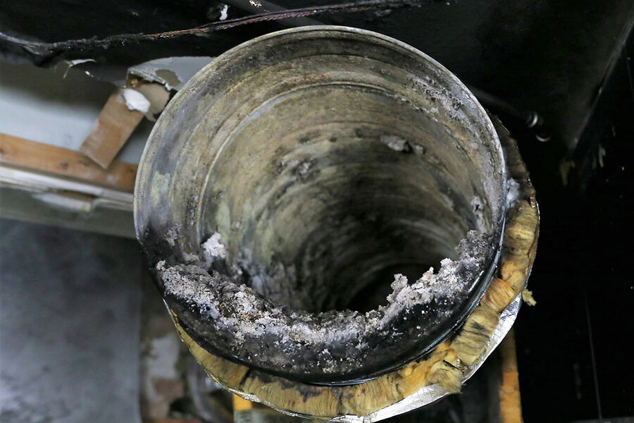 Enkelte steder i kanalene hadde fettavleiringer på mellom 5 og 10 cm.