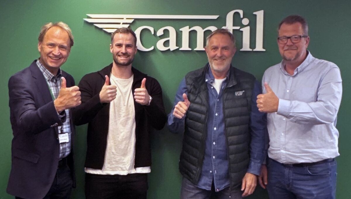 Bildet: fra venstre Jan-Erik Kleven-  Camfil Norge, William Dante - Scand Industrimiljø, Tony Dante – Scand Industrimiljø og Pål Østbøll – Camfil Norge. Foto: Camfil Norge