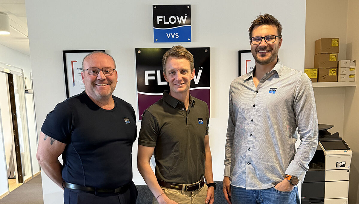 Markus Hauge-Espelien ( i midten) er godt i gang i arbeidet som daglig leder for selskapene FLOW Trøndelag VVS, FLOW Klima Trøndelag og FLOW Elektro Midt-Norge. I tillegg til å spisse den faglige kompetansen ytterligere i hver av bedriftene, skal han, Frode Helmersen (til venstre i bildet) og Ronny Tiller, bidra til å hente mer synergier ut av gruppens tverrfaglighet.