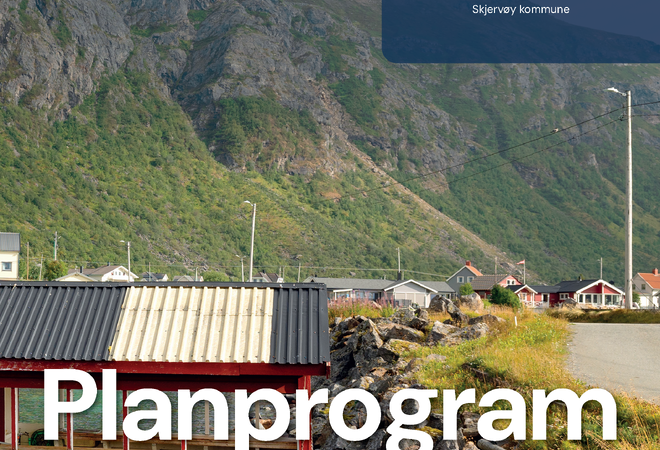 Forside til planprogram arealdel. Fjell i bakgrunn. I front ei rød sjøbu. Liten bebyggelse i bakgrunn.