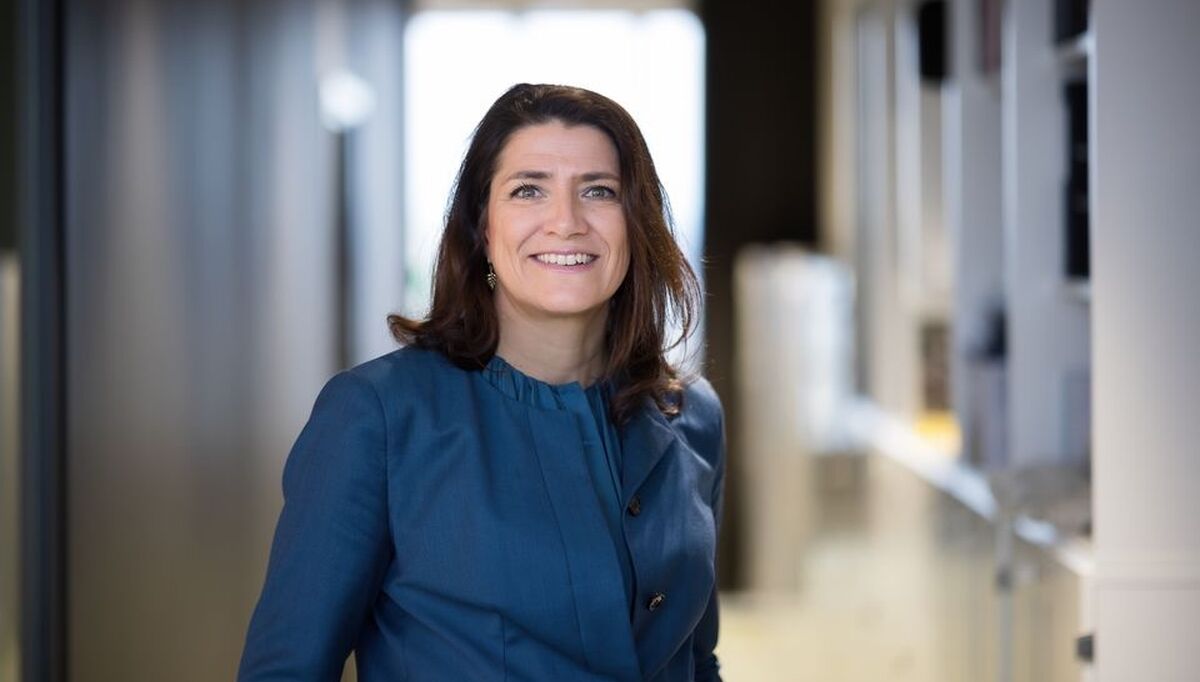 Sonja Horn, administrerende direktør i Entra, er fornøyd med at Entra er det første norske, og det andre eiendomsselskapet i Europa, som har fått sine klimamål verifisert av SBTi etter den nye standarden for eiendomssektoren. Foto: Morten Brakestad