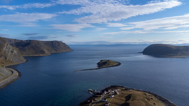 Flyfoto fra Sarnes mot Altsula. Foto: Nordkapp kommune