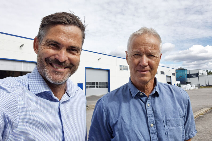 På bildet ser vi fra venstre, adm. direktør Bjørn-Osvald Skandsen, og fabrikksjef Svein Erik Johansen i Systemair Norge. Begge mener de betydelige investeringene som har blitt gjort nå, og de senere årene, er med å styrke deres konkurransekraft i byggebra