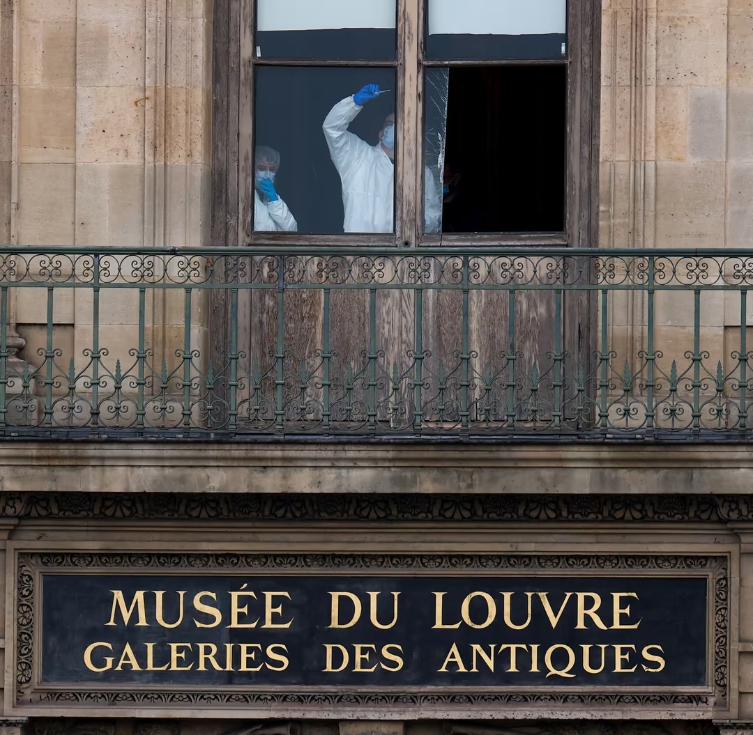 louvre.jpeg