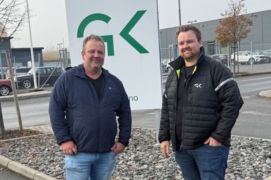 Serviceleder Marius Lundby og serviceingeniør Andreas Vestlund jobber begge med SpareBank 1 Østlandet. Foto: GK