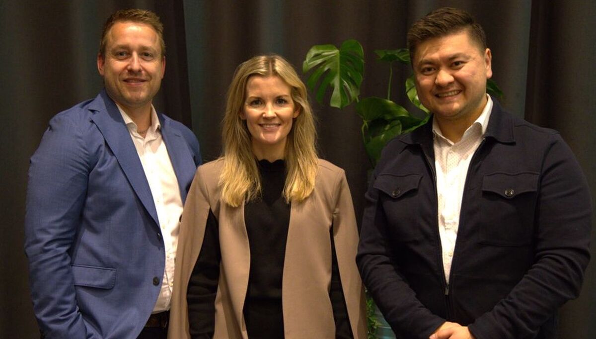 Kristian Strøm, regionsdirektør for Stor-Oslo og Sør-Øst, Stine Fjærli Sjøthun, divisjonsdirektør Byggautomasjon og Rustam Arzumov, regionsdirektør for Vest. Foto: Viktor Tangestuen GK Gruppen