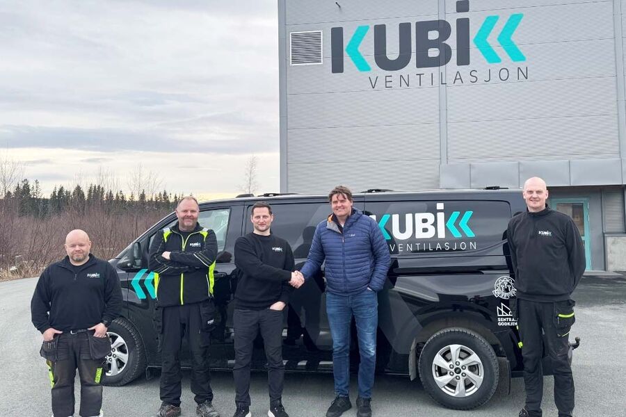 På bildet ser vi fra venstre, Ståle Sellæg, Kubikk Ventilasjon, Roger Aune, Kubikk Ventilasjon, Stig Arild Ekseth, Kubikk Ventilasjon, Anders Ettre, Currentum, Ola Hallset, Kubikk Ventilasjon Emma Andreasson