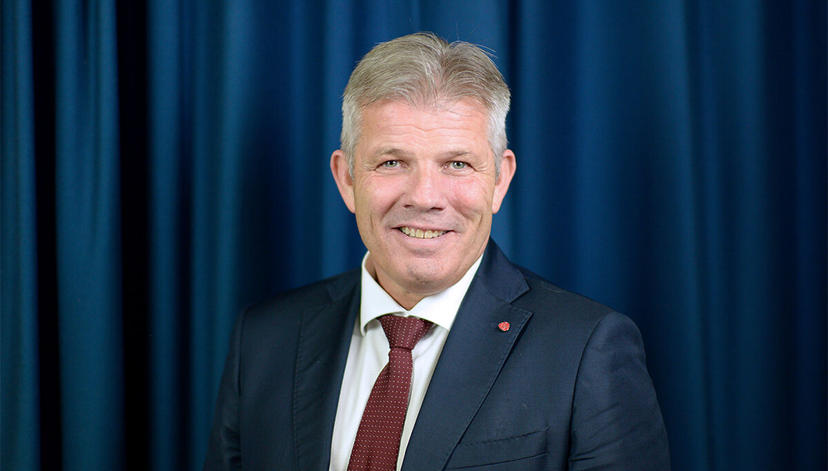 – Skal vi få fart på boligbyggingen, må vi forenkle og forbedre byggereglene, noe næringen også har bedt om. Regjeringen er i gang med konkrete grep for å redusere byggekostnader, rydde i regelverk og øke produktiviteten i byggenæringen, sier kommunal- og distriktsminister Bjørnar Selnes Skjæran. Ann Kristin Lindaas