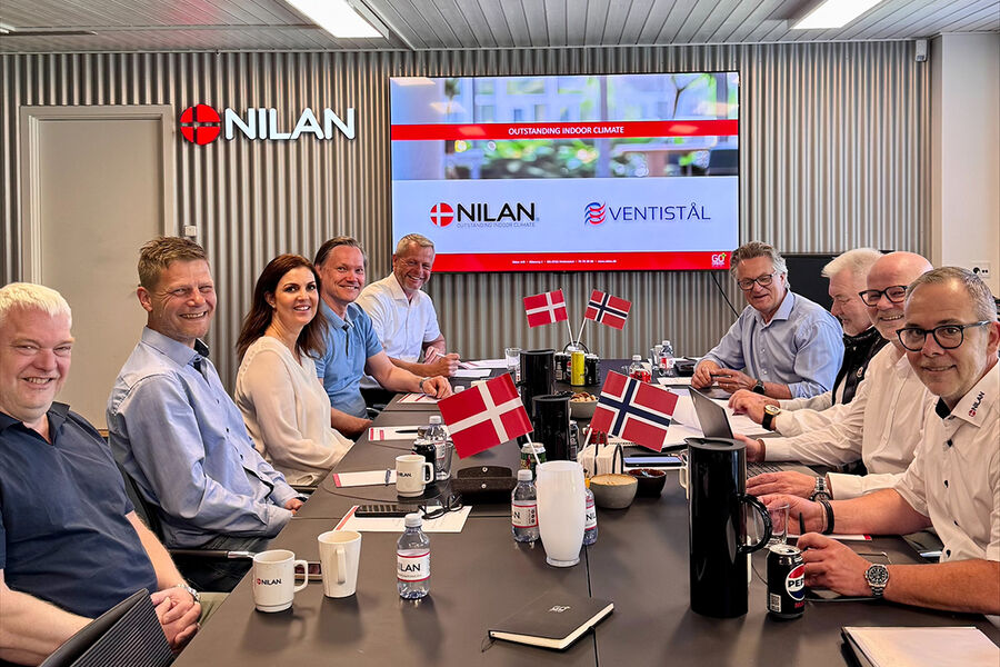Her ser vi representanter fra Nilan og Ventistål samlet under avtaleinngåelsen sist uke.