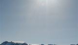 Øksfjordjøkulen bader i sol 31